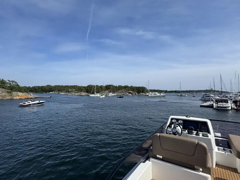 Segelbåtar i hamnen på Sandhamn